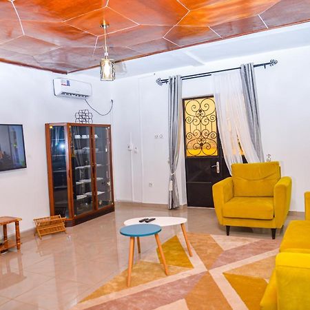 Appartement Meuble 2 Chambres Avec Salle De Bain - 1 Salon - 1E Cuisine - La Concorde - Quartier Nkomkana ยาอุนเด ภายนอก รูปภาพ
