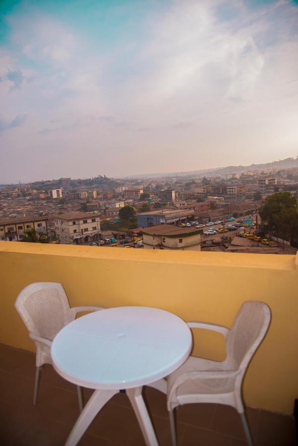 Appartement Meuble 2 Chambres Avec Salle De Bain - 1 Salon - 1E Cuisine - La Concorde - Quartier Nkomkana ยาอุนเด ภายนอก รูปภาพ