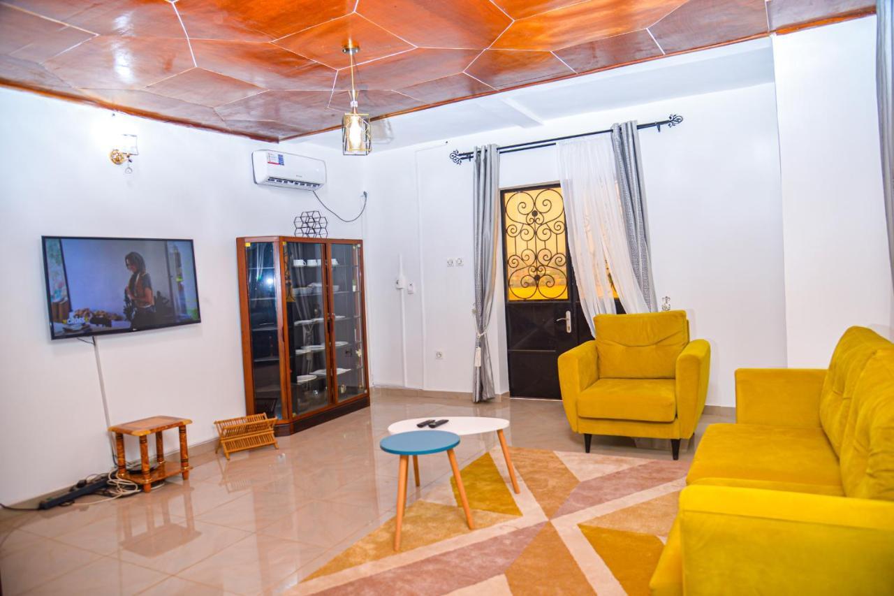 Appartement Meuble 2 Chambres Avec Salle De Bain - 1 Salon - 1E Cuisine - La Concorde - Quartier Nkomkana ยาอุนเด ภายนอก รูปภาพ